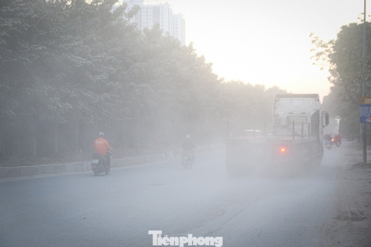 &#39;Con đường bụi&#39; cửa ngõ Hà Nội: Xe cộ chen chúc, dân kêu trời - 2