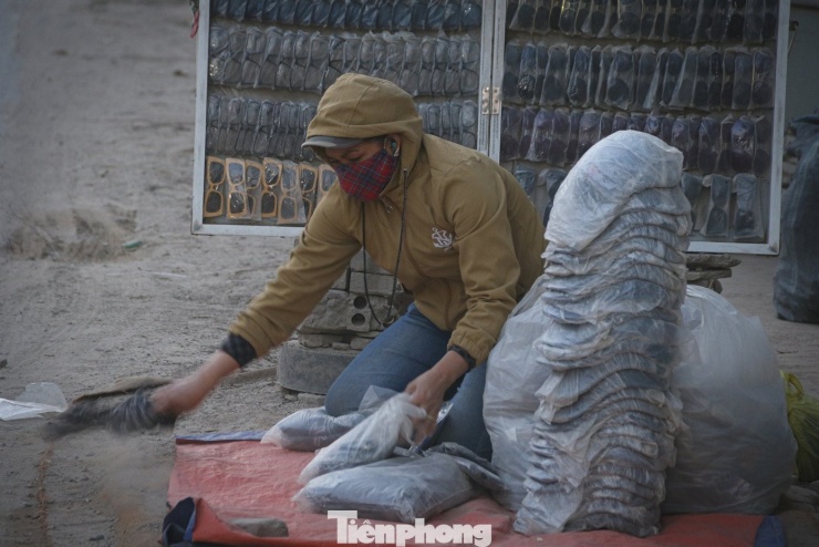 &#39;Con đường bụi&#39; cửa ngõ Hà Nội: Xe cộ chen chúc, dân kêu trời - 6