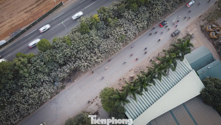 &#39;Con đường bụi&#39; cửa ngõ Hà Nội: Xe cộ chen chúc, dân kêu trời - 9