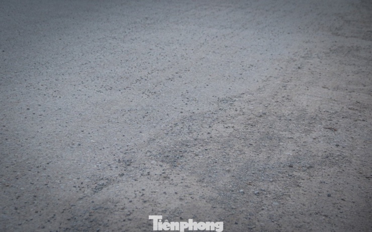 &#39;Con đường bụi&#39; cửa ngõ Hà Nội: Xe cộ chen chúc, dân kêu trời - 10