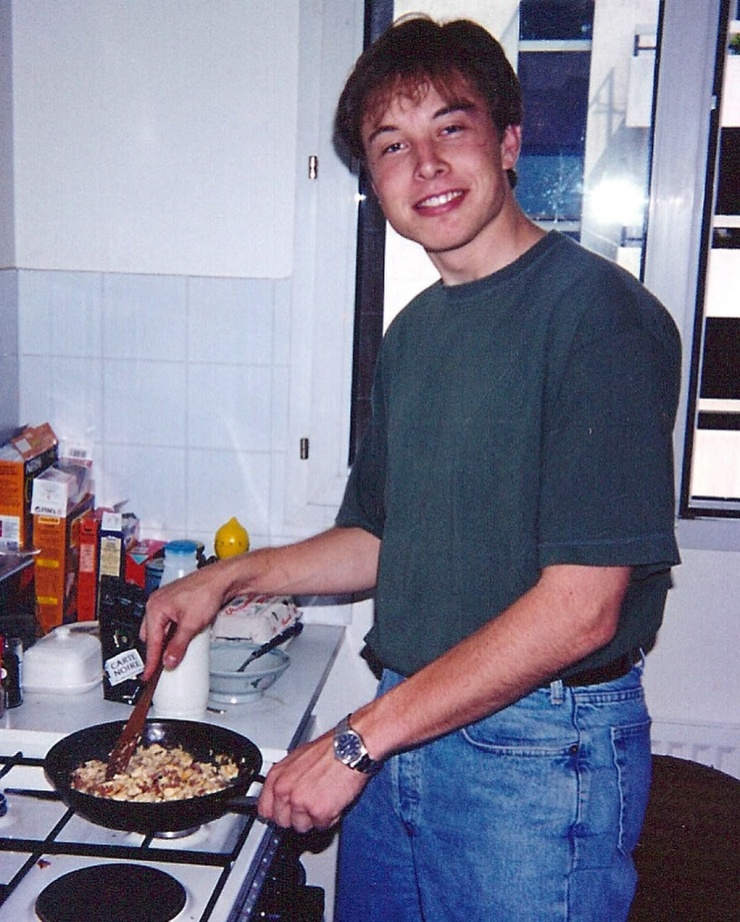 Elon Musk trong những năm tháng sinh viên. Ảnh: Pinterest