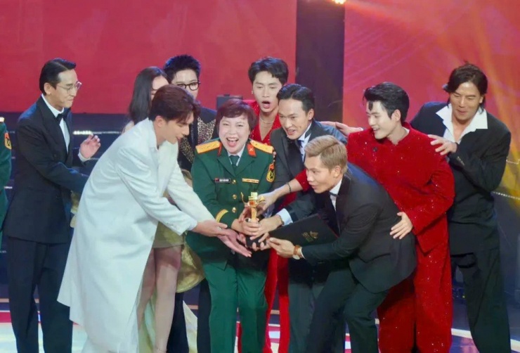 Việc Mưa đỏ hiện diện trong danh sách 86 phim truyện quốc tế tranh giải Oscar là kết quả của sự chuẩn bị chuyên nghiệp, bài bản