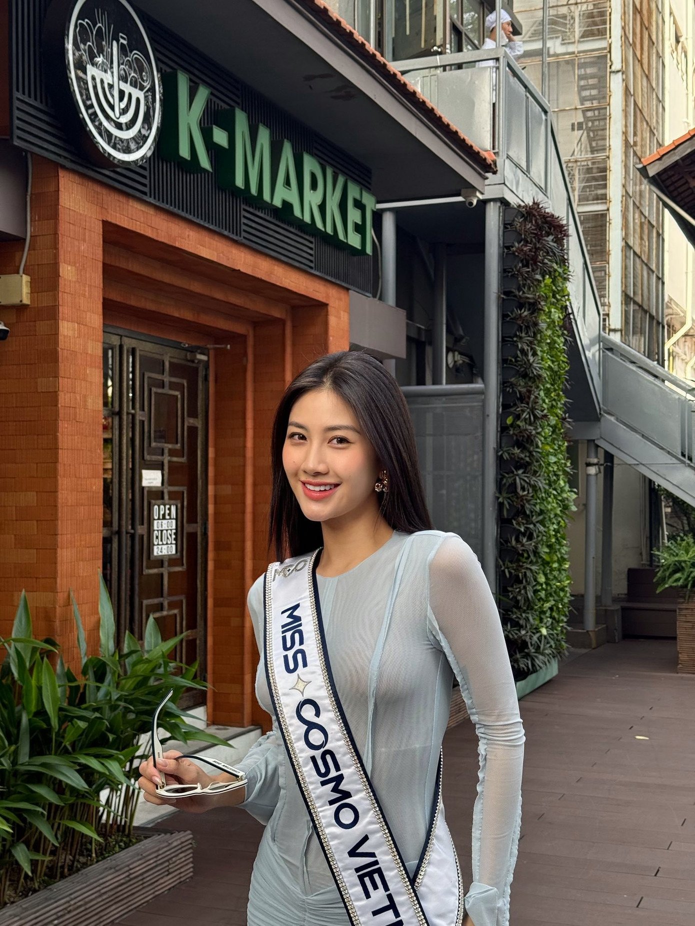 Miss Cosmo 2025: Hoa hậu Phương Linh giữ tinh thần lạc quan, phong cách đa dạng - 15