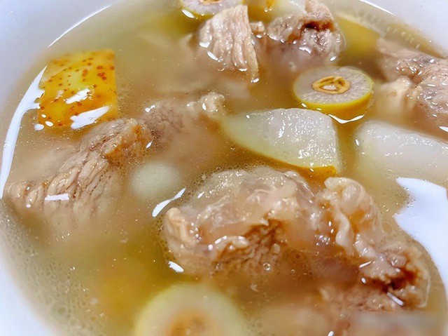 Quả ô liu thêm vào món canh tốt cho sức khỏe.