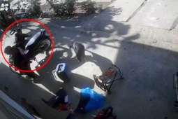 Clip: Chồng say rượu được vợ chở về và cái kết "dở khóc dở cười"