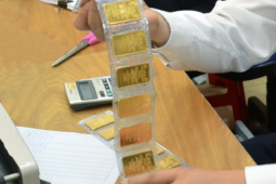 Giá vàng hôm nay 30-11: Tăng vọt, đồng loạt dự báo đi lên