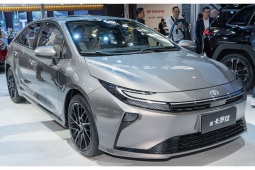 Toyota Corolla Altis phiên bản nâng cấp trình làng