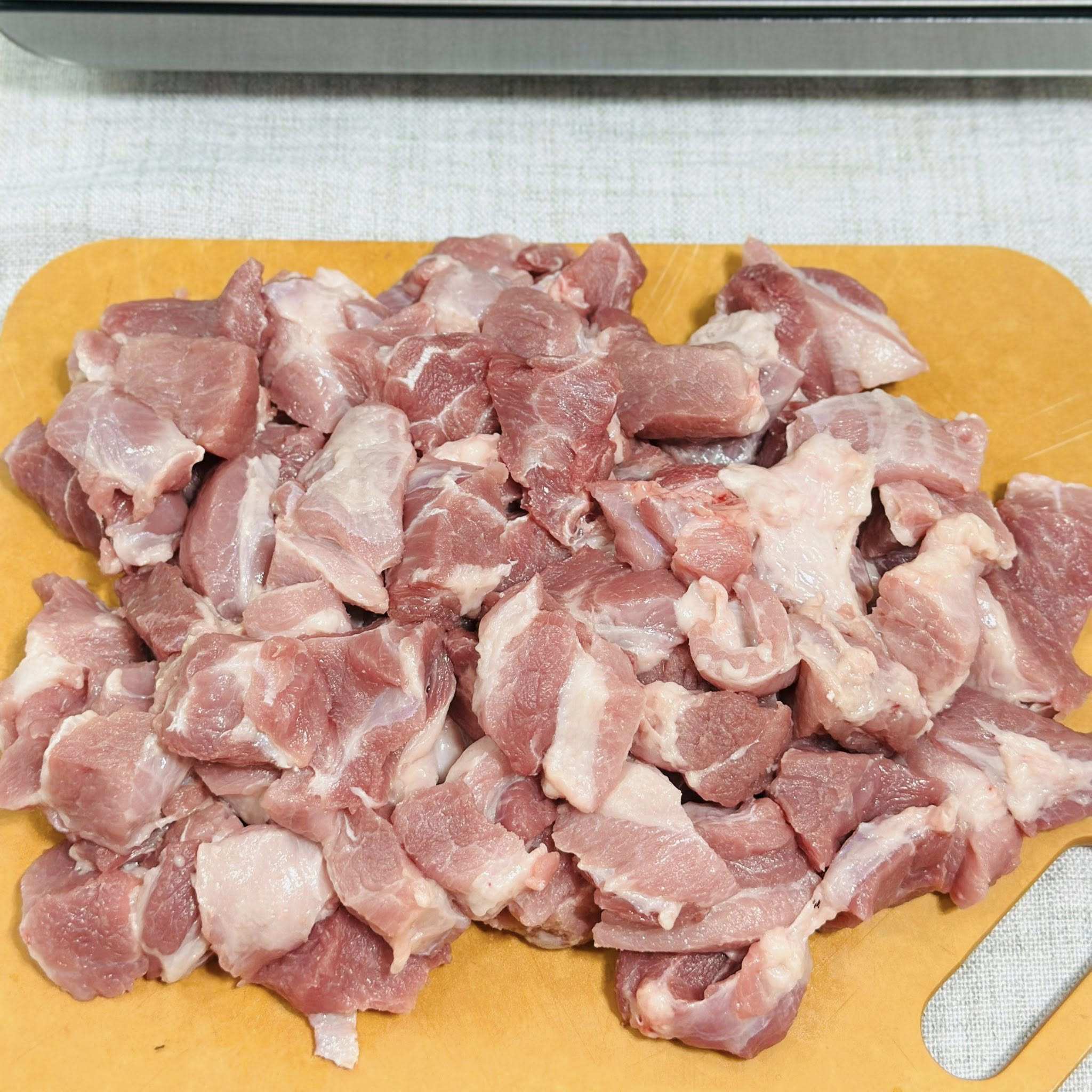 Loại lá mọc đầy bờ rào nướng cùng thịt xiên vừa ngon vừa bổ - 2