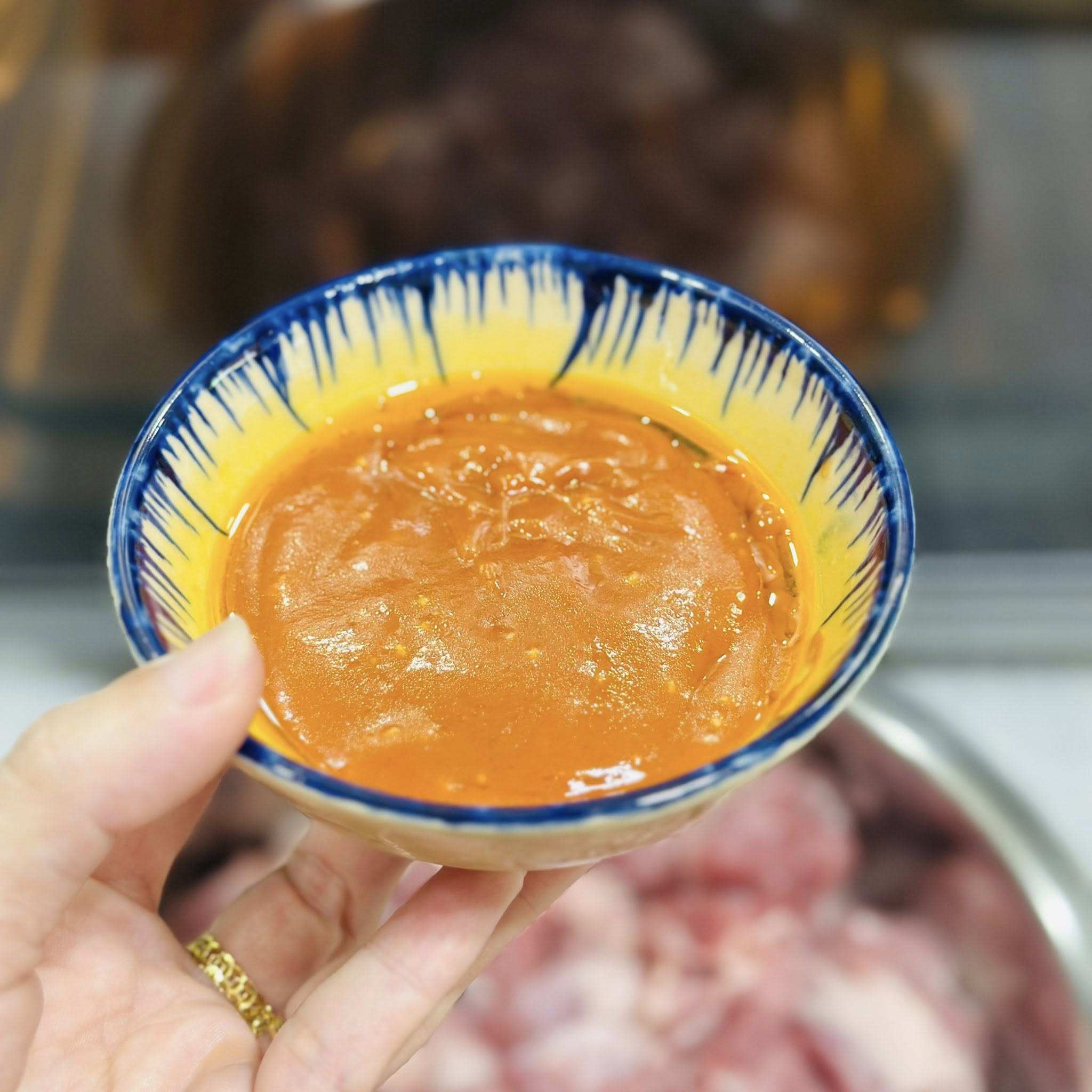 Loại lá mọc đầy bờ rào nướng cùng thịt xiên vừa ngon vừa bổ - 3