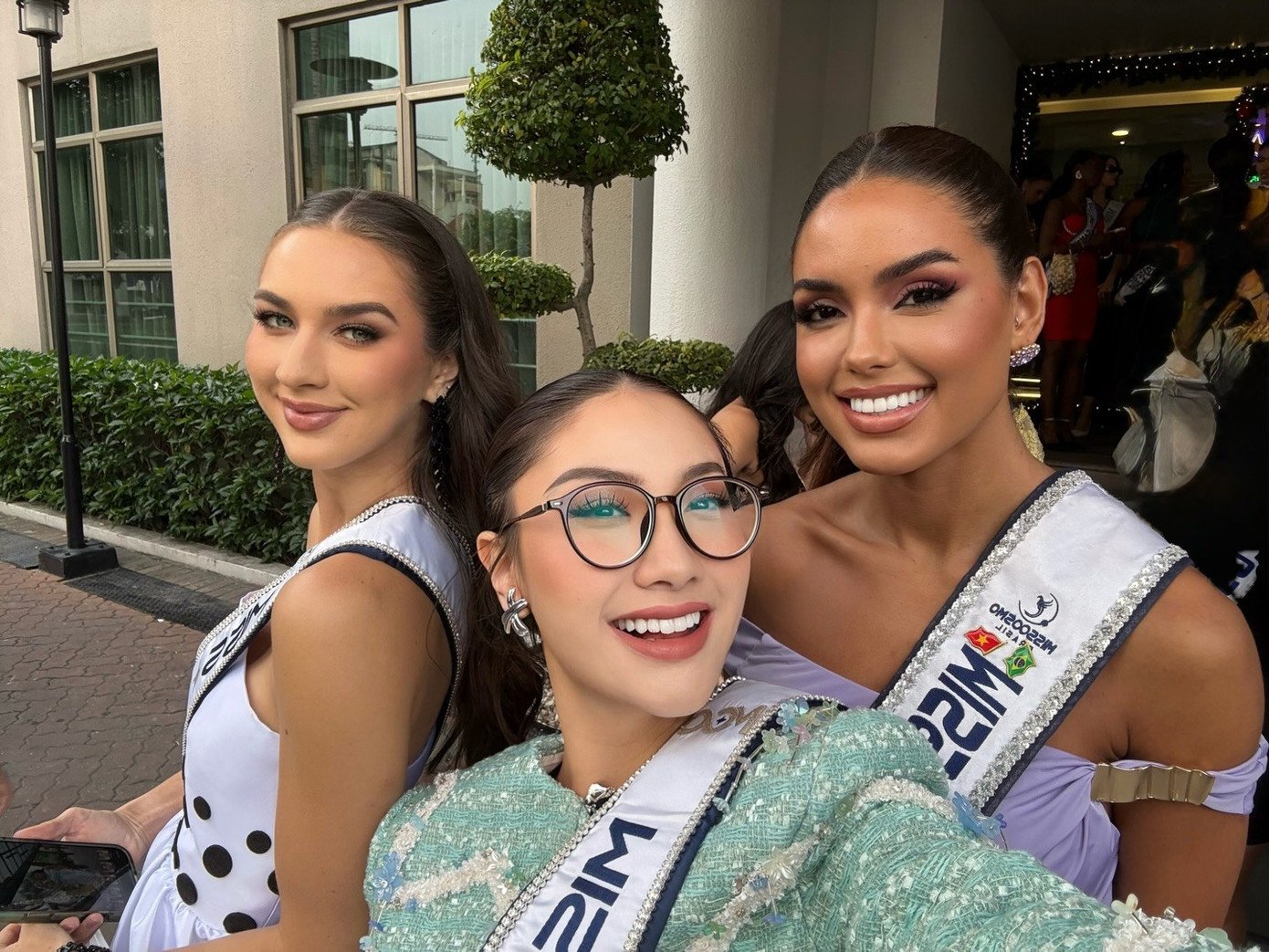 Miss Cosmo 2025: Hoa hậu Phương Linh giữ tinh thần lạc quan, phong cách đa dạng - 5