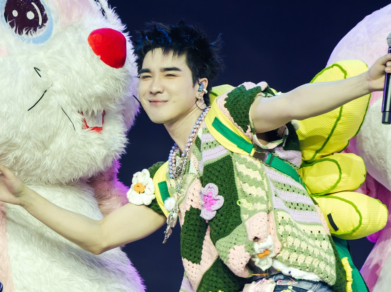 Sân khấu của các anh trai trong Chung kết 1.