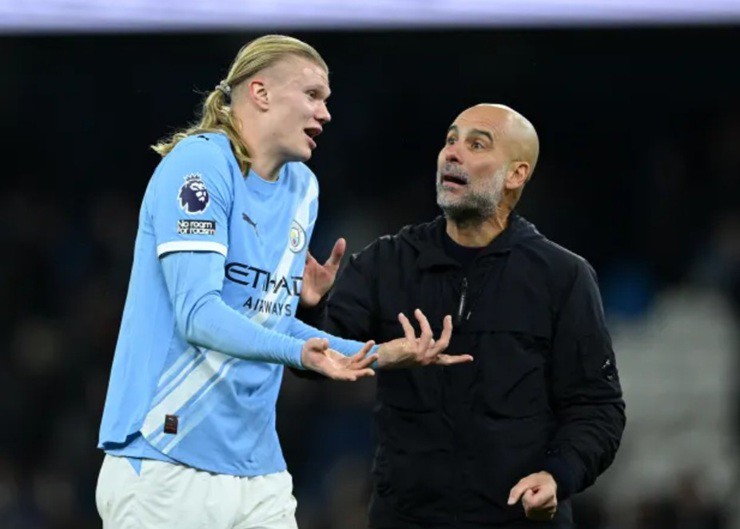 Haaland và HLV Pep Guardiola có cuộc trao đổi khá căng thẳng&nbsp;sau tiếng còi mãn cuộc