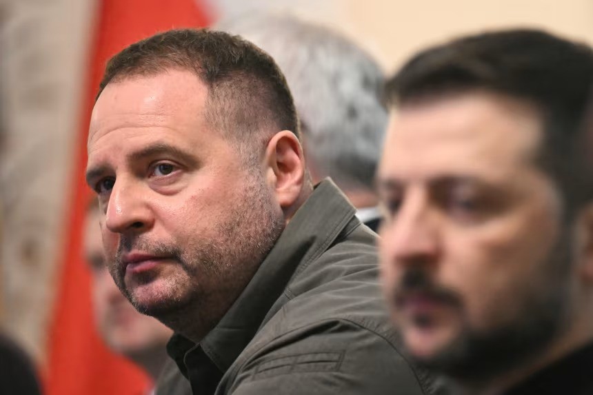 Nhân vật quyền lực số 2 Ukraine từ chức: Người Ukraine biểu tình, Mỹ - EU có phản ứng - 1