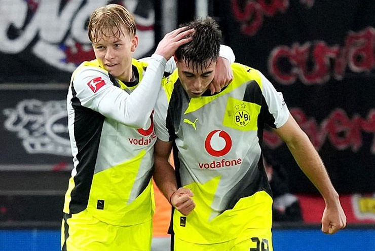 Dortmund ghi bàn mở điểm