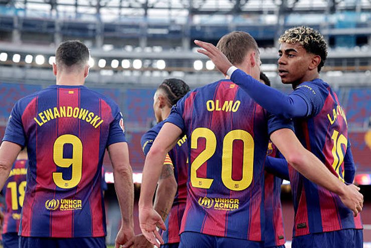 Barcelona tạm trở lại ngôi đầu bảng sau khi thắng Alaves