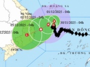Bão số 15 giật cấp 11, "đi bộ" trên Biển Đông