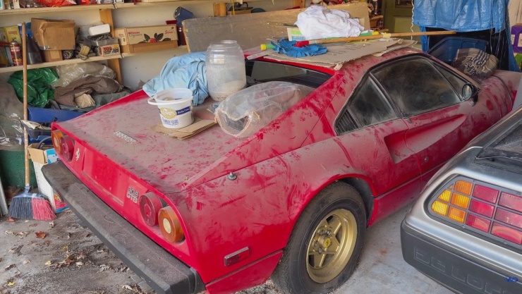 Cặp đôi siêu xe Ferrari bỏ hoang suốt 30 năm, rất ít chi tiết bị hỏng - 5