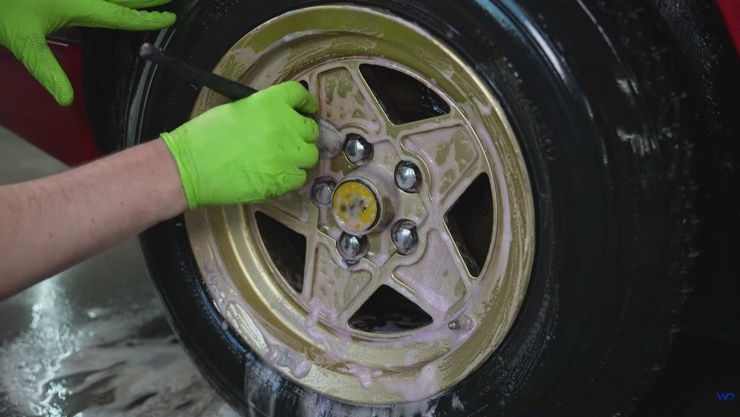 Cặp đôi siêu xe Ferrari bỏ hoang suốt 30 năm, rất ít chi tiết bị hỏng - 7