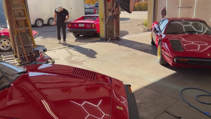 Cặp đôi siêu xe Ferrari bỏ hoang suốt 30 năm, rất ít chi tiết bị hỏng - 9