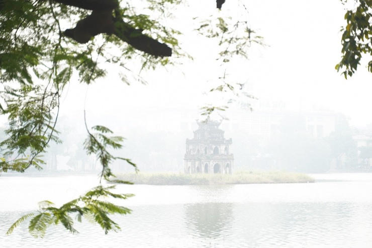 Hà Nội 'chìm nghỉm' trong ô nhiễm không khí - 15