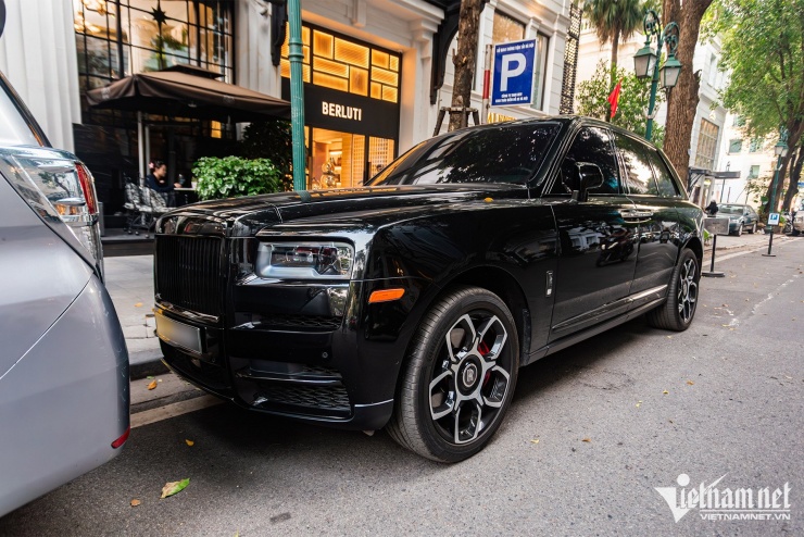 Dàn siêu xe, xe sang trăm tỷ dạo phố Hà Nội, chiếc đắt nhất giá hơn 20 tỷ - 1