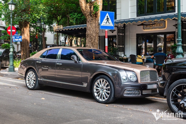 Dàn siêu xe, xe sang trăm tỷ dạo phố Hà Nội, chiếc đắt nhất giá hơn 20 tỷ - 3