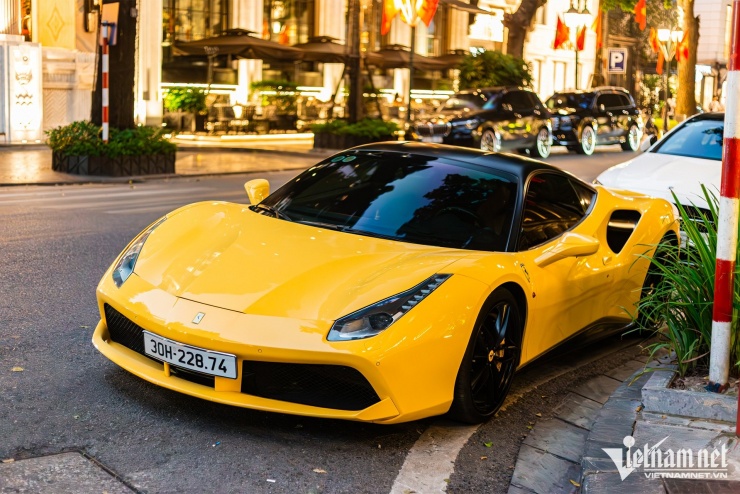 Dàn siêu xe, xe sang trăm tỷ dạo phố Hà Nội, chiếc đắt nhất giá hơn 20 tỷ - 7