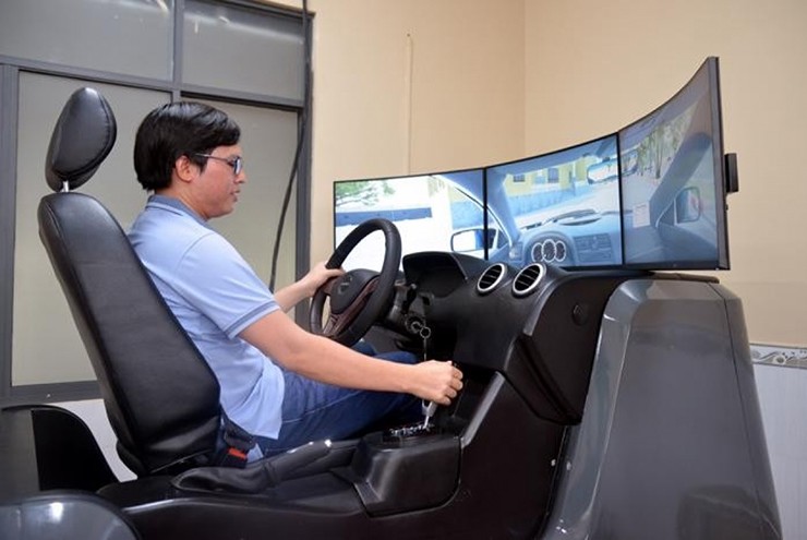 Đề xuất không thi mô phỏng sát hạch lái xe ô tô tại Việt Nam