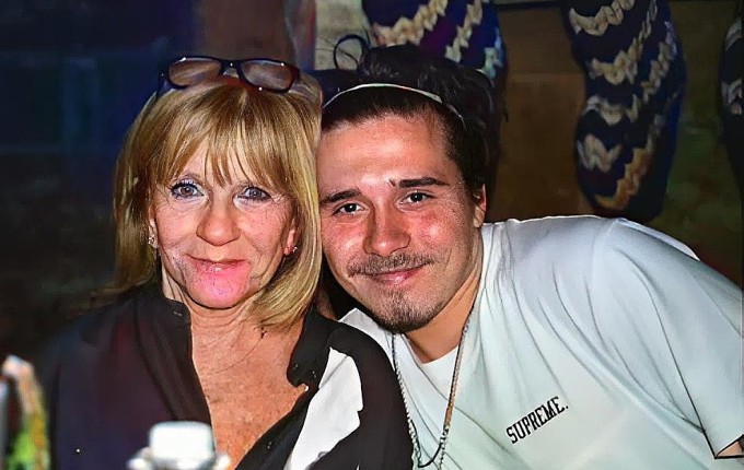 Brooklyn Beckham và bà ngoại - Jackie. Ảnh: Instagram