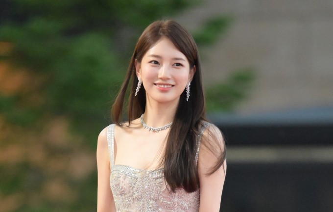 Không chỉ nổi tiếng trên màn ảnh, Suzy còn là gương mặt được săn đón trong lĩnh vực thời trang, quảng cáo. Hiện cô là đại sứ, người mẫu của nhiều thương hiệu xa xỉ quốc tế như Celine, Longines, Lancôme... Ảnh: MK