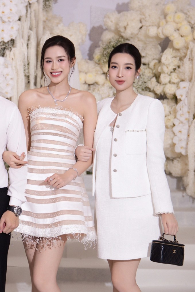 Đỗ Mỹ Linh khi dự cưới Đỗ Thị Hà hồi đầu tháng 11. Ảnh: Lê Chí Linh