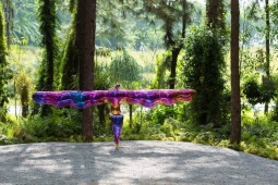 Giới trẻ thích thú khám phá những tuyệt phẩm nghệ thuật ẩn mình trong rừng