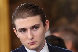 Barron Trump gây sốt