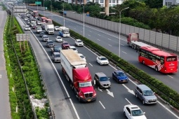 Lái xe liên tục không quá 4 tiếng, nếu tắc đường, không có trạm dừng nghỉ… sẽ tính thế nào?