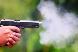 Điều tra vụ nổ súng, đánh ghen rồi cướp tài sản bên bờ sông Sài Gòn