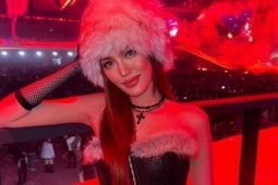 Lan Khuê khoe sắc vóc gợi cảm tại Thượng Hải