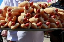 Thị trường - Tiêu dùng - Thử thách ăn bánh rán 80 giây kết thúc bằng thảm kịch