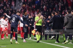 HLV Xabi Alonso tố VAR làm hại Real Madrid, uất ức mất ngôi đầu