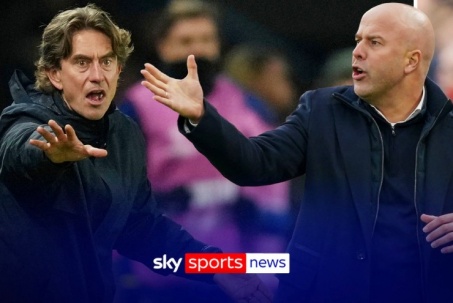 HLV dễ "bay ghế" nhất Ngoại hạng Anh: Slot, Thomas Frank nín thở chờ đợi