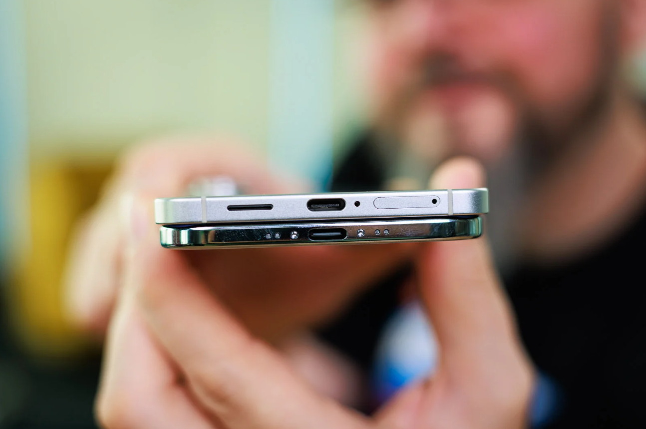 2 mẫu smartphone siêu mỏng không được công chúng&nbsp;đón nhận.