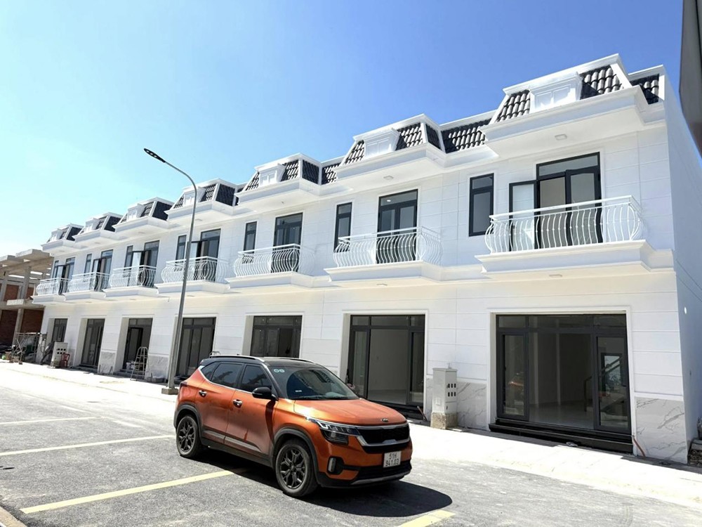 Dãy nhà phố đầu tiên bàn giao tại Gia Khải - sẵn sàng chào đón quý cư dân vào sinh sống