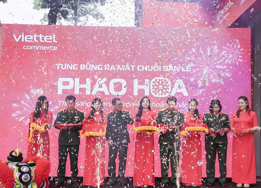 Hệ thống bán lẻ Viettel khai trương chuỗi kinh doanh pháo hoa dân dụng - 1