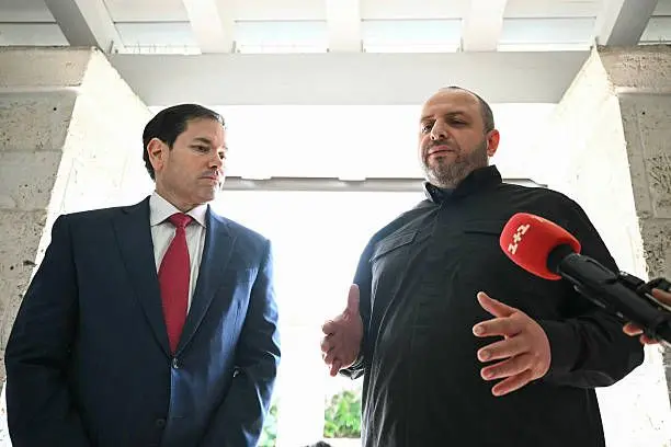 Ngoại trưởng Mỹ Marco Rubio và Thư ký Hội đồng An ninh và Quốc phòng Ukraine Rustem Umerov trả lời báo giới sau cuộc đàm phán. Ảnh: AFP.