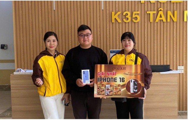 LOTTE CHOCOLAT chúc mừng anh Đình Hưng - chủ nhân của giải Nhất iPhone 16