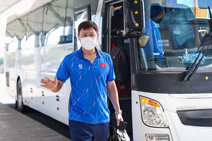 Thầy trò HLV Kim Sang Sik sẽ tập luyện ngay sau khi đến Thái Lan