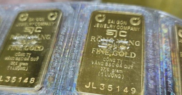 Giá vàng hôm nay 1-12: Vừa mở cửa đã lập kỷ lục...