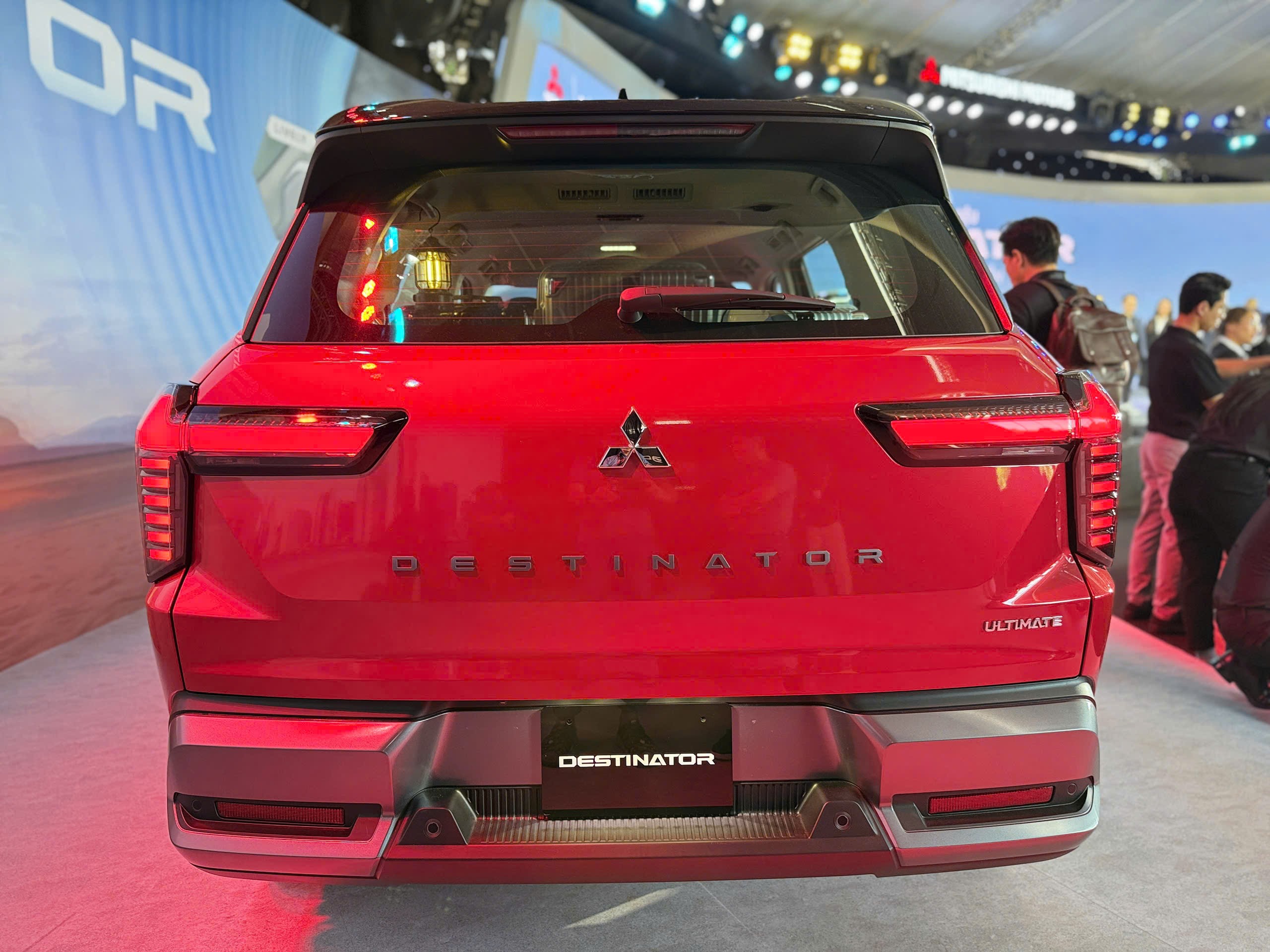 Phần đuôi xe được thiết kế theo triết lý Hexaguard Horizon.