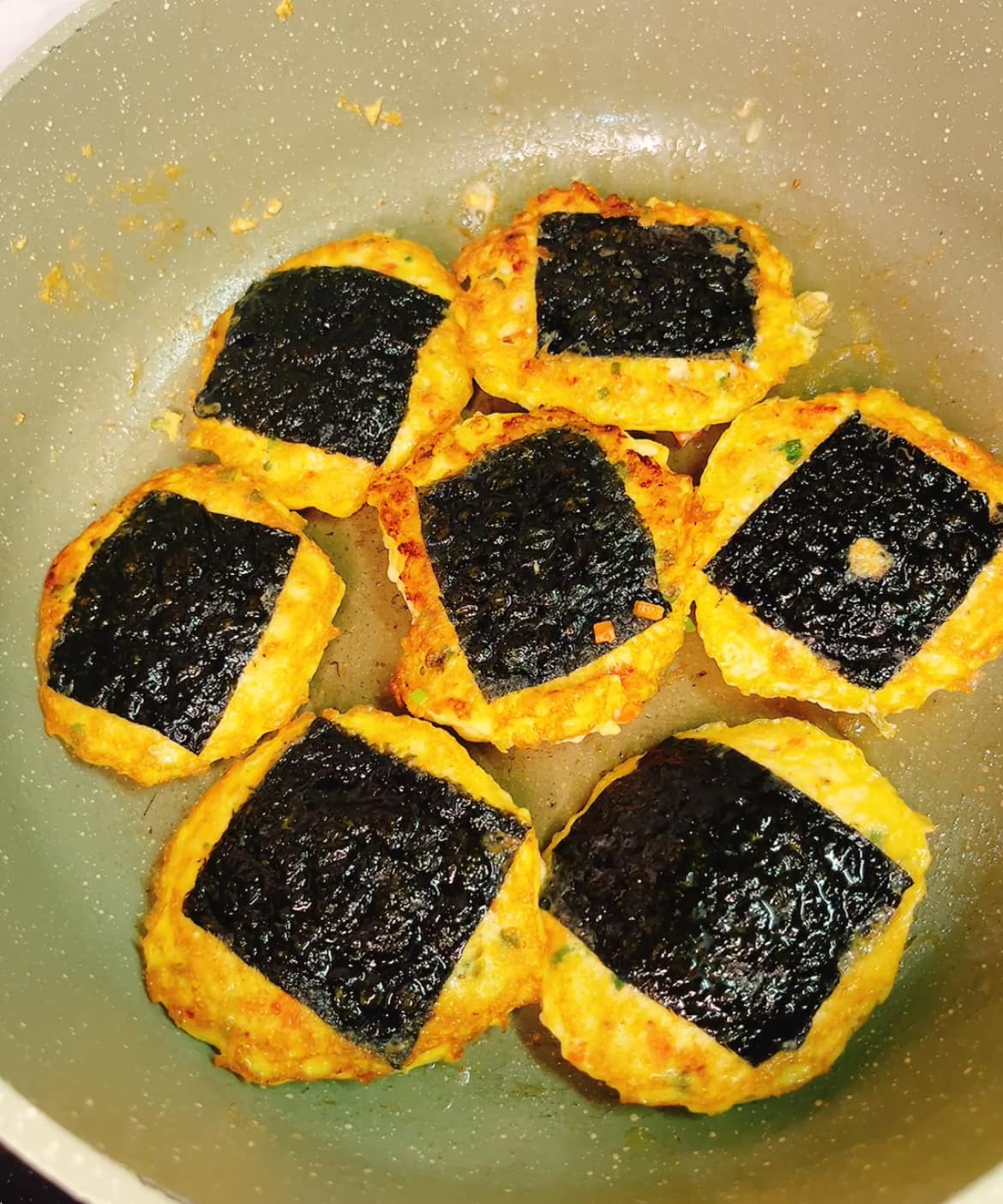 Rán vàng đều 2 mặt.