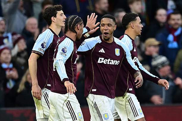 Aston Villa tiếp tục phong độ như chẻ tre