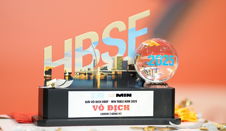 Cận cảnh chiếc cúp vô địch của HBSF Final 2025